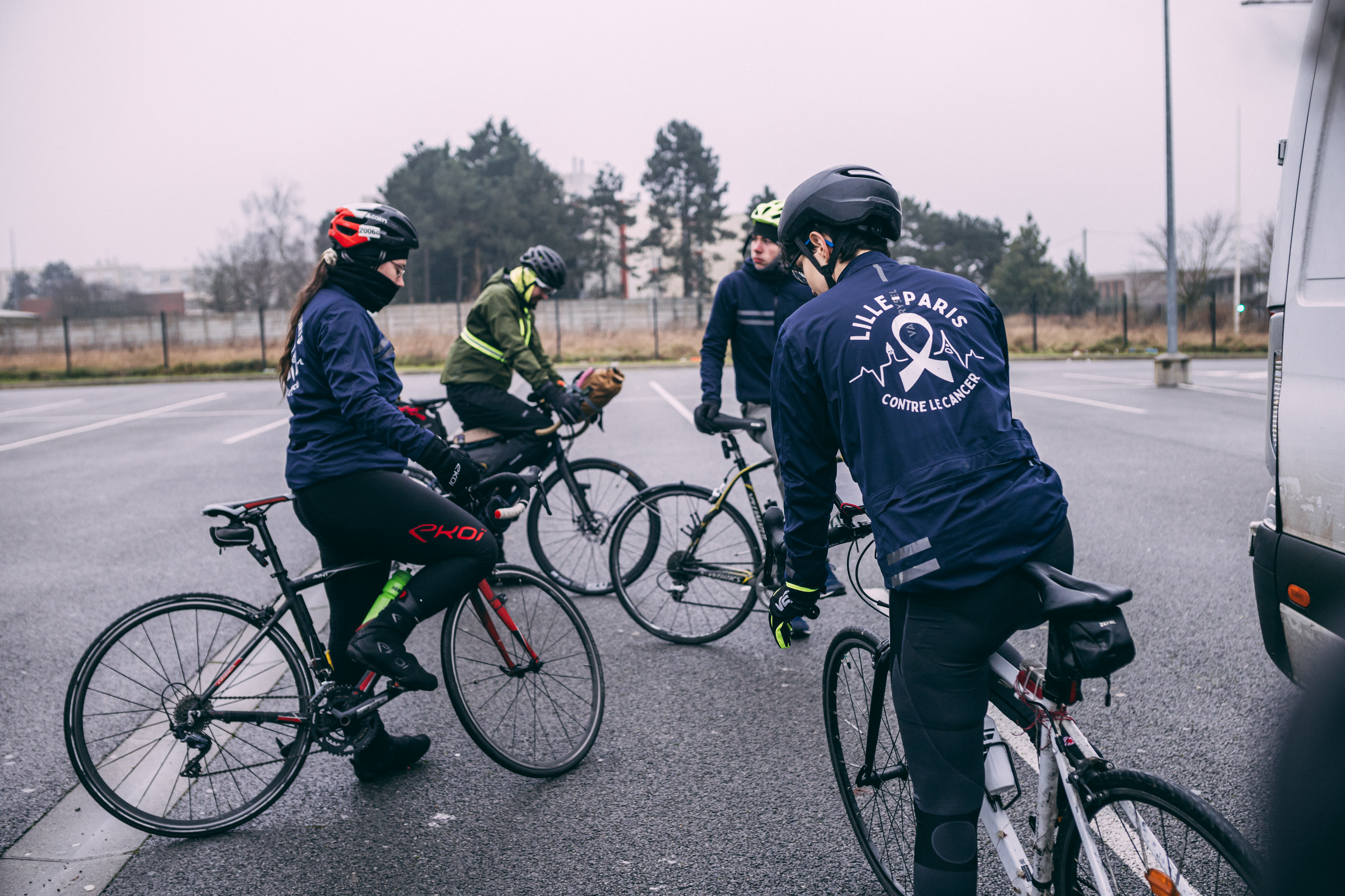 Cyclistes lors de l'événement Lille-Paris contre le cancer